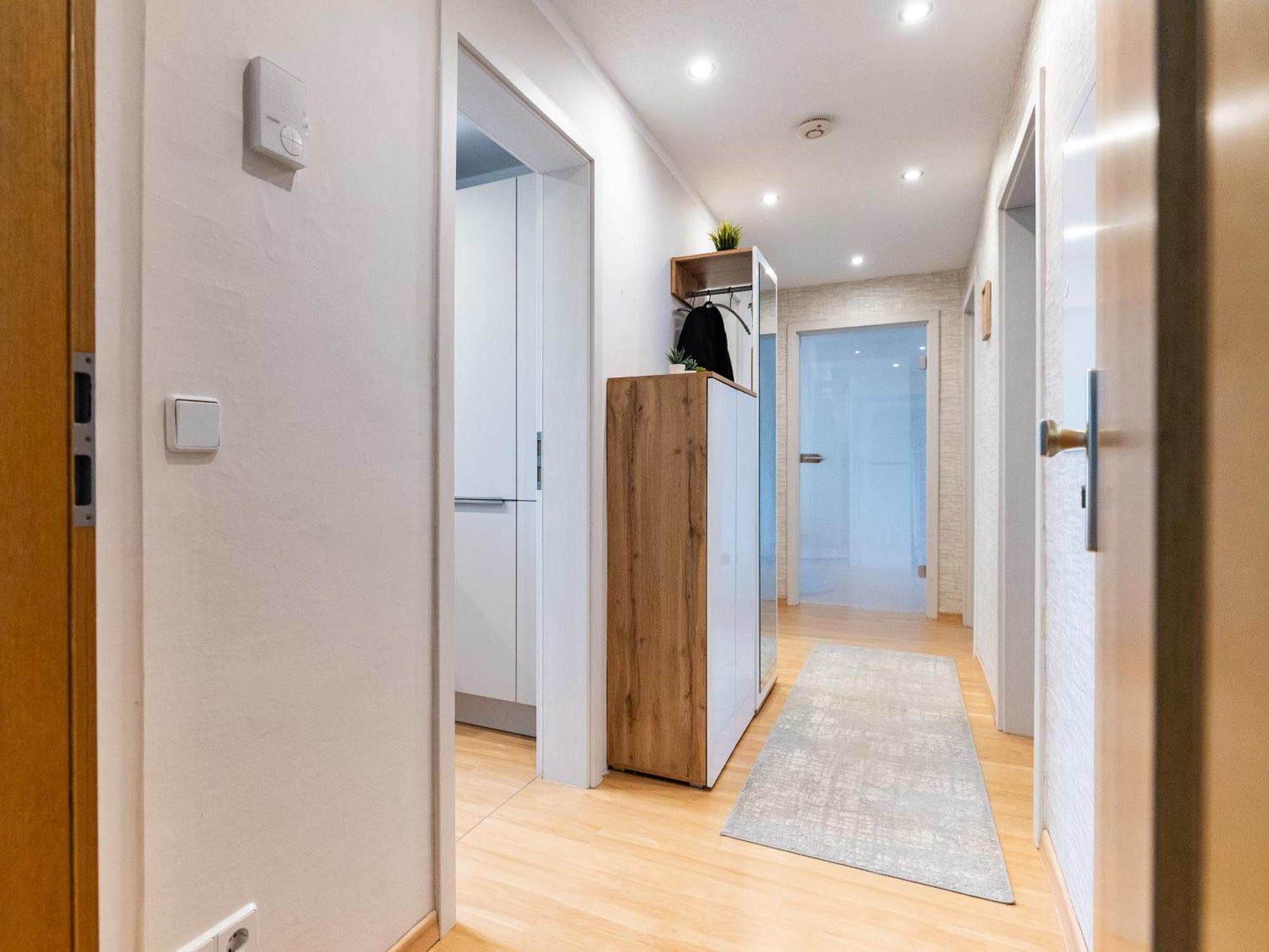 Moderne 4 Zimmer Wohnung Vollausgestattet Und Moebliert Halle  외부 사진