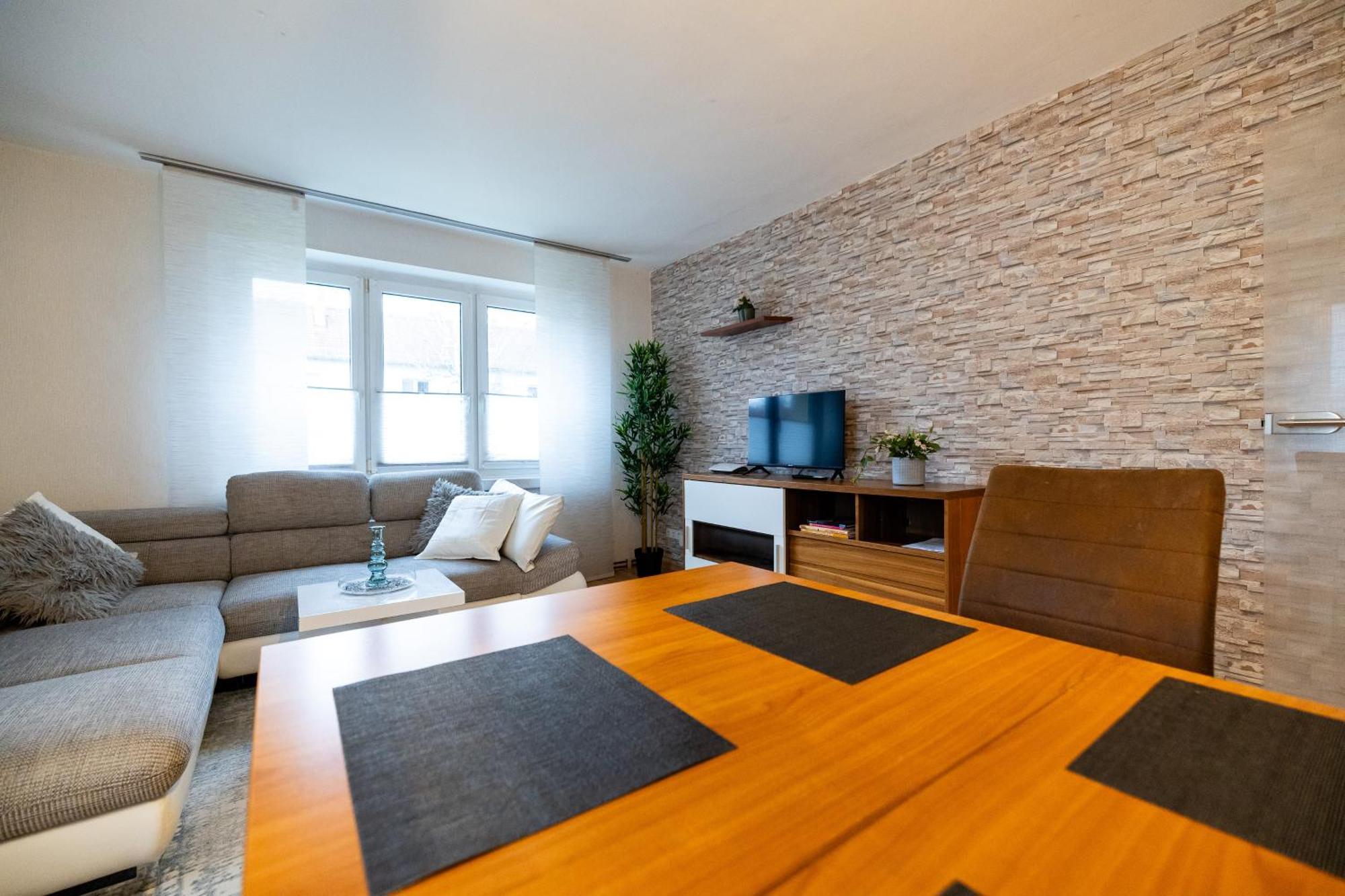 Moderne 4 Zimmer Wohnung Vollausgestattet Und Moebliert Halle  외부 사진